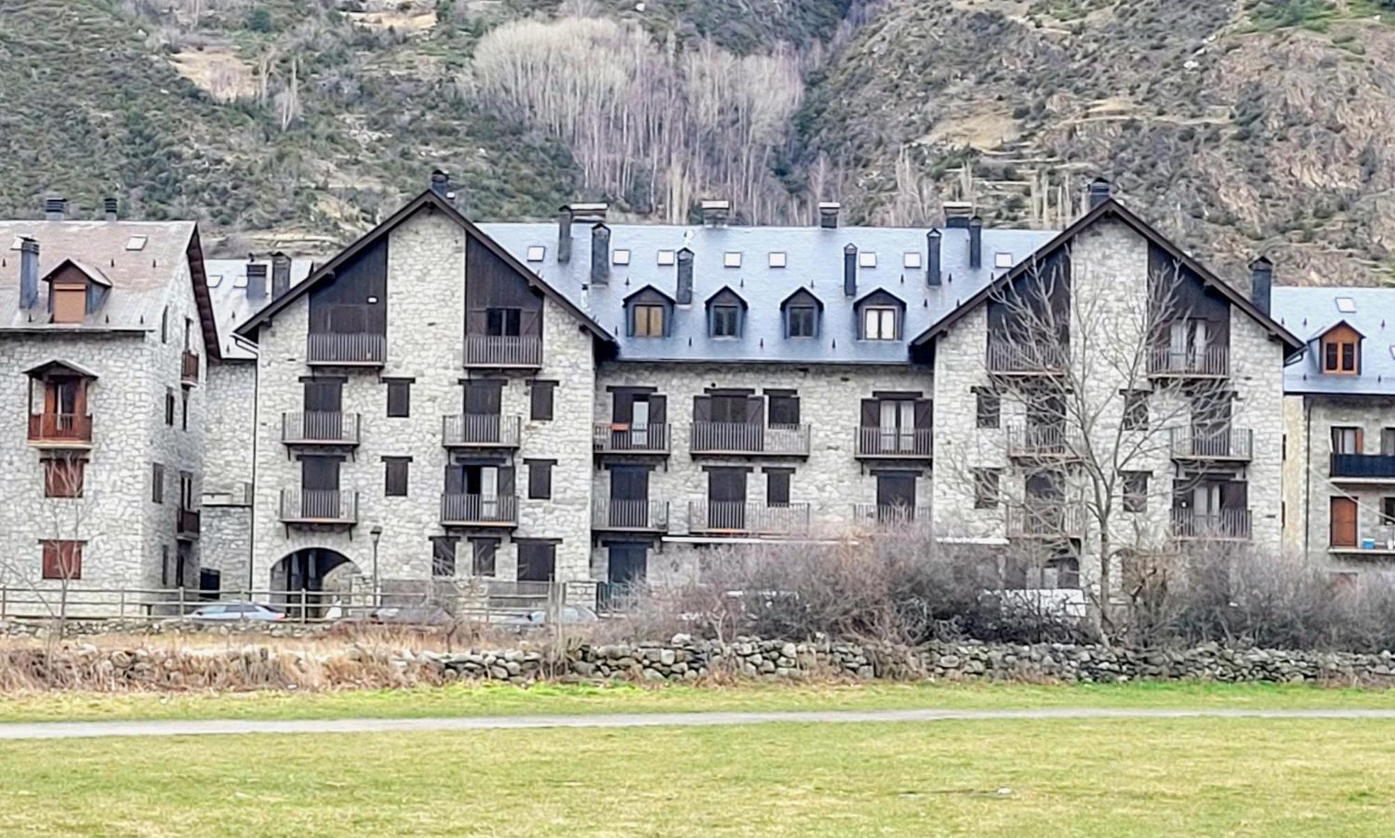 Apartamentos Nogueret Бенаске Екстер'єр фото